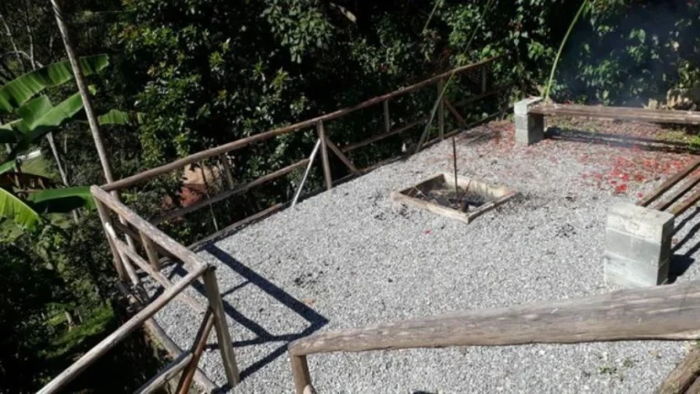 Imagem Casa para Venda por R$1.100.000,00 com 2000m², 6 dormitórios, 6 suites e 2 vagas - Bosque do jaguari , Igaratá / SP - Cód. BDI37003