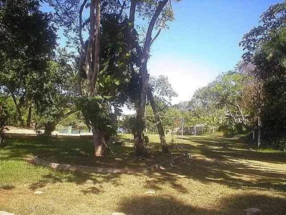 Imagem A 5ª Avenida Imóveis selecionou esse exclusivo lote plano c/ 4.500,00m2 no charmoso CONDOMÍNIO CHÁCARAS DO RIO JOANES - Lauro de Freitas R$850.000,00