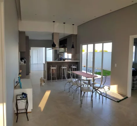 Imagem Casa em condomínio fechado á venda com 3 quartos em Forquilhas