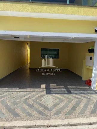 Imagem Sobrado de Alto Padrão, 3 Quartos, 4 Banheiros, Closets, Ar-condicionado, Área de Lazer Grande com Churrasqueira no Parque São Vicente, Mauá-SP