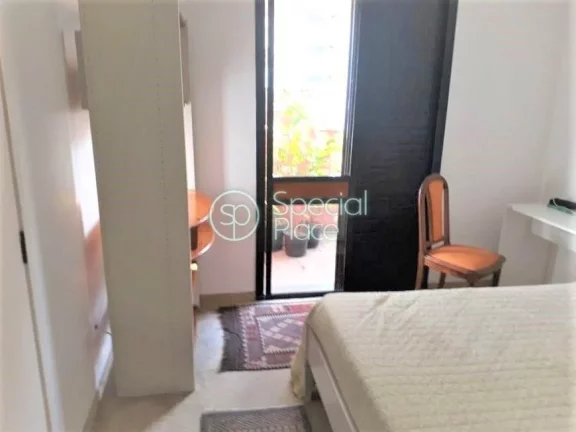 Imagem Apartamento Duplex Primeiro Piso - Amplo living com lareira e terraço, sala de jantar, sala de tv, ...