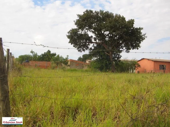 Imagem 2 Terrenos Juntos à Venda no Asfalto no Jardim Lagoa Dourada, 900m2