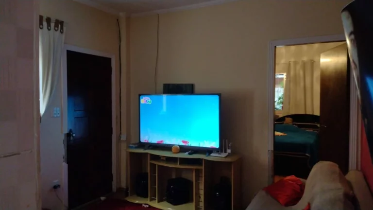 Imagem CASA TÉRREA COM DOIS DORMITÓRIOS PARA VENDA OU TROCA.