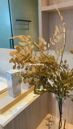 Imagem Casa nova finamente decorada em Condomínio fechado pé na areia 4 suítes localizada na praia do estaleiro Balneário Camboriú.