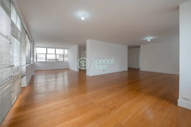 Imagem Ótimo Custo/Benefício em Higienópolis - 240m² de área útil - Ambientes amplos - Living para tr...