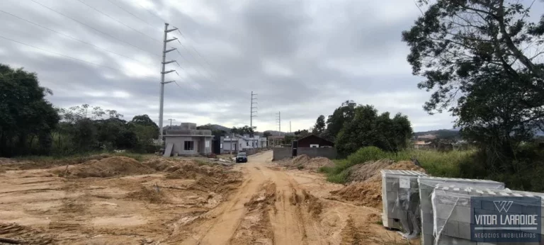 Imagem Terreno à Venda em Capivari de Baixo SC  250m²