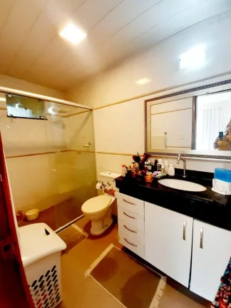Imagem Casa em Condomínio de Luxo à Venda em Belém-PA, Bairro Mangueirão: 2 Quartos, 2 Suítes, 2 Salas, 3 Banheiros, 1 Vaga, 140 m²