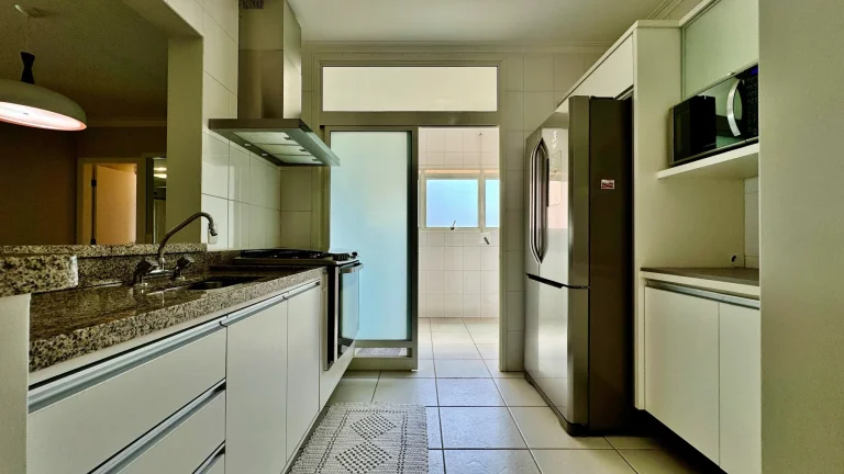 Imagem Imperdível apartamento à venda em Riviera de São Lourenço Módulo 07! 3 quartos, 2 suítes, 2 salas, 2 vagas de garagem, 124m² de área. Confira!