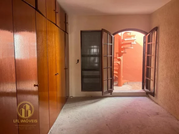 Imagem Sobrado para venda, com 2 suítes e 2 vagas. Vila Sonia