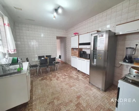 Imagem CASA ASSOBRADADA - 1 DORMITORIO COM 1 VAGA + 1 DORMITORIO COM BANHEIRO
