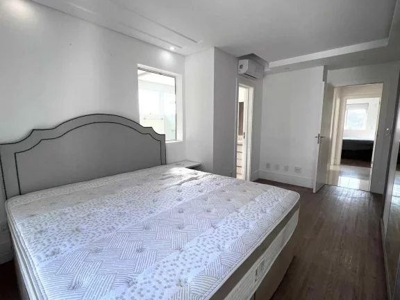 Imagem Apartamento com 3 dormitórios sendo 1 suíte e 3 vagas de garagem em Balneário Camboriú/SC