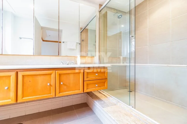 Imagem Apartamento reformado e cheio de charme no miolo do Paraíso. Possui 188m² distribuídos em 03 dorm...