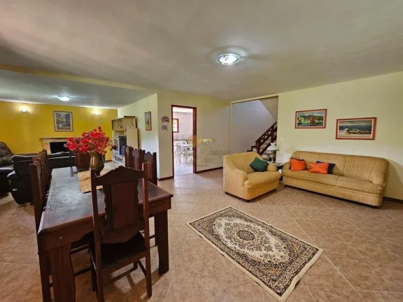 Imagem Casa em Condomínio para Venda em Teresópolis / RJ no bairro Vale Alpino