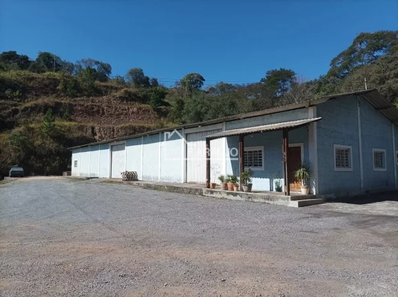 Imagem Imagine um espaço de 30.000m² onde seus sonhos de negócio e qualidade de vida se encontram. Apresentamos um imóvel excepcional em Piedade-SP,