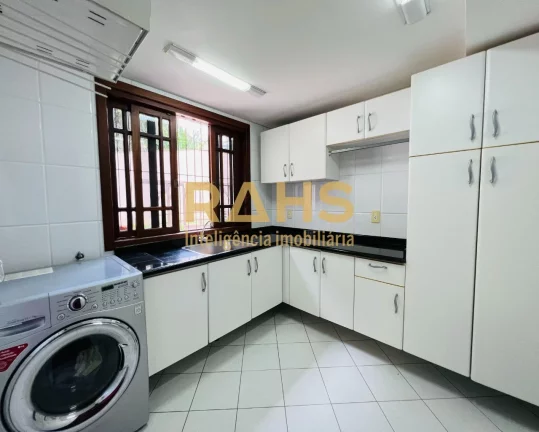 Imagem Casa averbada de alto padrão com privacidade e exclusividade junto à natureza no bairro América a...