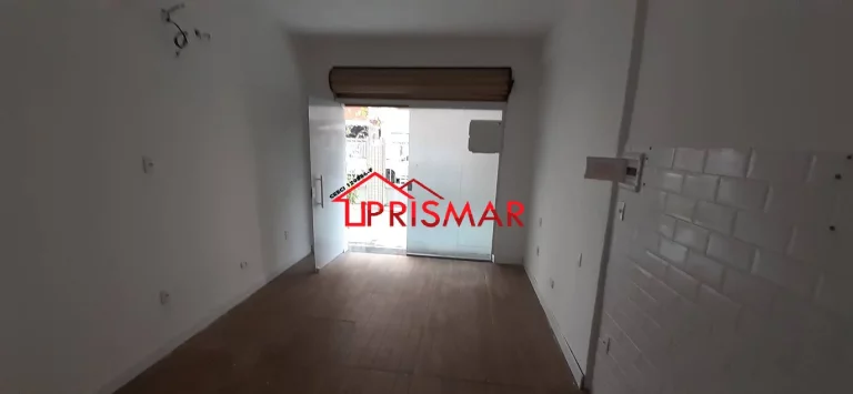 Imagem Alugo loja comercial no gonzaga, quadra da praia.