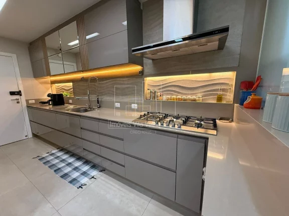 Imagem Apartamento 4 quartos, duas suítes montado de porteira fechada à venda na Praia