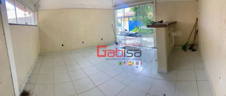 Imagem Espaço Versátil à Venda: Imóvel de 4125 m² com Estrutura de Escola e Quadra na Ferradura