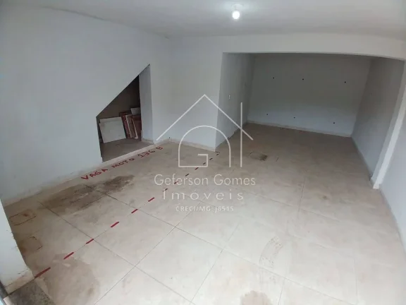 Imagem Casa à Venda - Com 2 pavimentos - Centro - Mantena - MG
