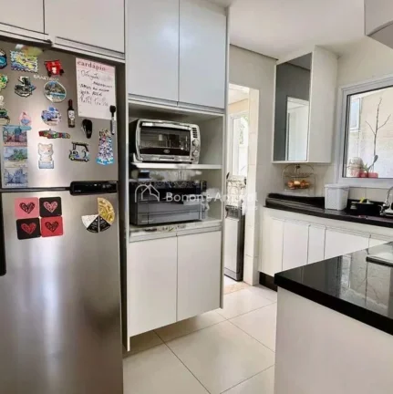 Imagem Linda casa com 3 quartos sendo todos suítes, em condominio completo com excelente localização. 
A...