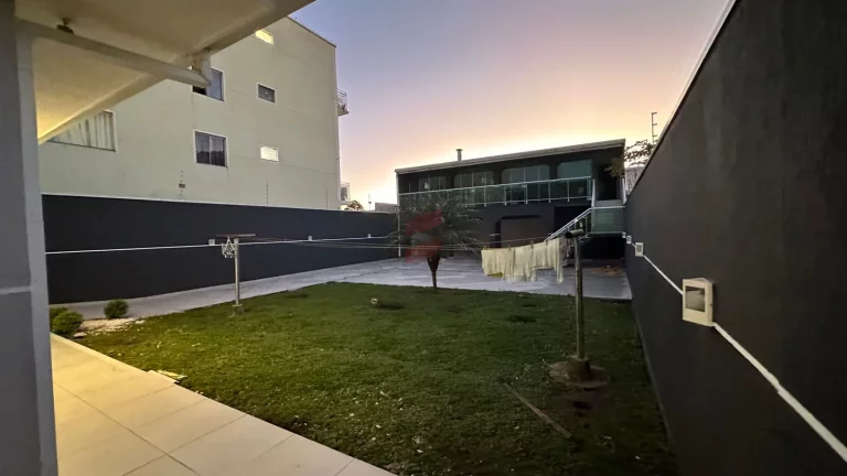 Imagem CASA com 3 dormitórios à venda com 576m² por R$ 1.630.000,00 no bairro Vargem Grande - PINHAIS / PR