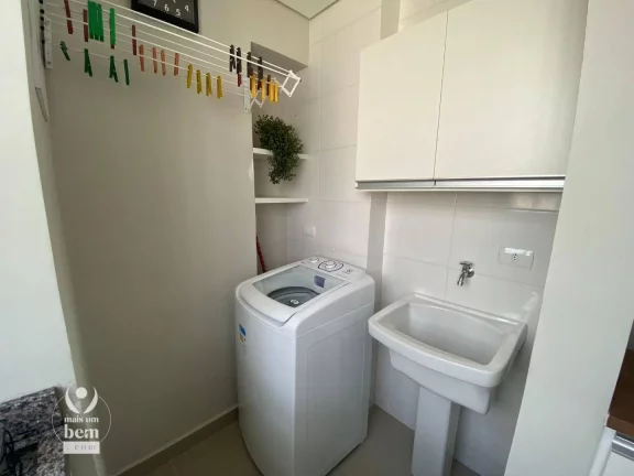 Imagem Apartamento mobiliado com 1 suíte com sacada à venda por R$ 365.000 - Centro - Curitiba/PR