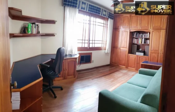 Imagem Casa Alto Padrão para Venda na Colina do Sol em Pelotas-RS