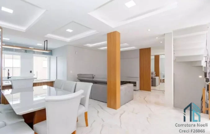 Imagem Sobrado Mobiliado com terraço , 03 quartos c/suíte, 04 vagas, no Pinheirinho em Curitiba PR