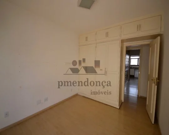 Imagem Apartamento amplo bem distribuído, com terraço, living para 03 ambientes, bem arejado e iluminado,...