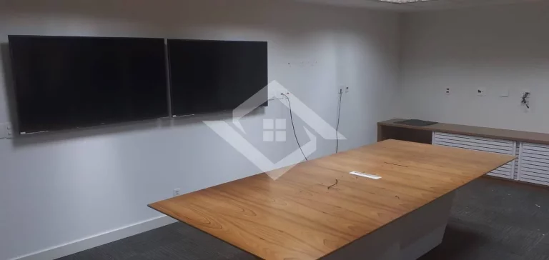 Imagem Sala Comercial 253m² na Praia de Botafogo semi mobiliada e 4 Vagas
