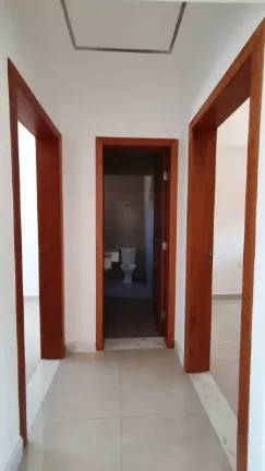 Imagem Casa duplex à venda, 3 quartos, 1 suíte, 2 vagas, Novo Centro - Santa Luzia/MG