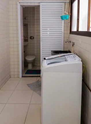 Imagem PITANGUEIRAS- CALÇADÃO , APARTAMENTO TOTALMENTE REFORMADO E DECORADO , GARAGEM NO PRÉDIO.