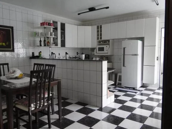 Imagem Sobrado de Luxo no Parque dos Pássaros: 4 Quartos, 4 Banheiros, 8 Vagas - São Bernardo do Campo-SP!