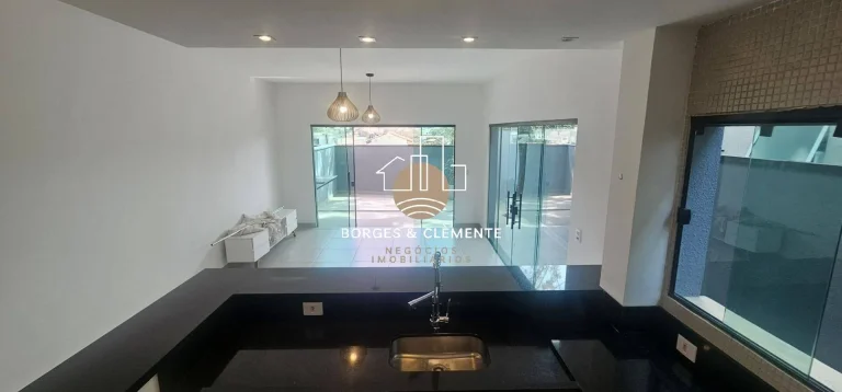 Imagem Sobrado Moderno com Suíte Master e Acabamento Premium no Jardim Maristela