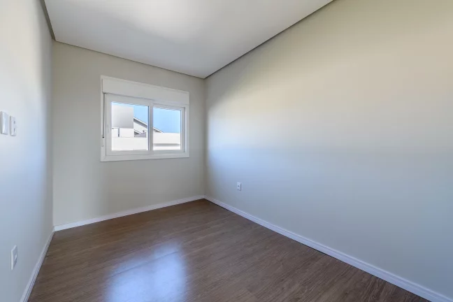 Imagem Sobrado de 3 quartos sendo 1 suíte com acabamento de alto padrão e localização Excelente