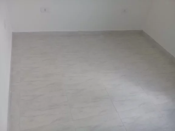 Imagem Sobrado em Condomínio para Locação em Praia Grande-SP, no Balneário Esmeralda: 2 quartos, 1 banheiro, 1 vaga, 60m².