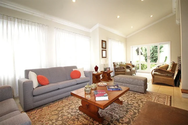 Imagem Casa Condomínio Estância Paraíso - Região Alphaville Campinas

Charmosa, construção sólida, 1...