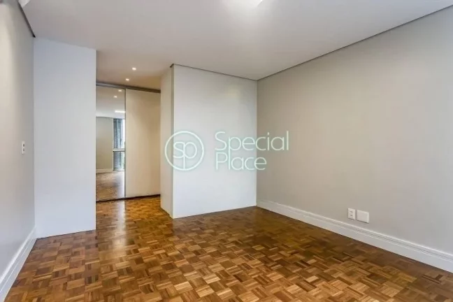 Imagem Apartamento com 183m², planta bem distribuída e pronto para morar em localização privilegiada. R...