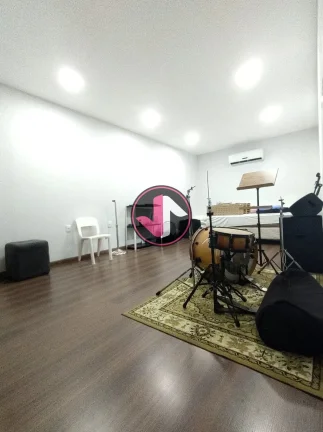 Imagem BELÍSSIMO SOBRADO RECÉM REFORMADO COM ACABAMENTO DE PRIMEIRA Este sobrado é uma verdadeira obra-p...