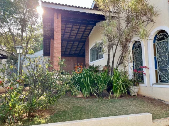 Casa com 3 dormitórios à venda, 300 m² por R$ 1.100.000 - Jardim Itaperi - Atibaia/SP