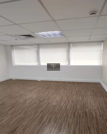 Imagem SALA COMERCIAL PRÓXIMO AO SHOPPING JARDIM SUL 45,00 M 1 BANHEIRO PRIVATIVO PISO ELEVADO AR CONDICIONADO LUMINÁRIAS FORRO 1 VAGA DE GARAGEM