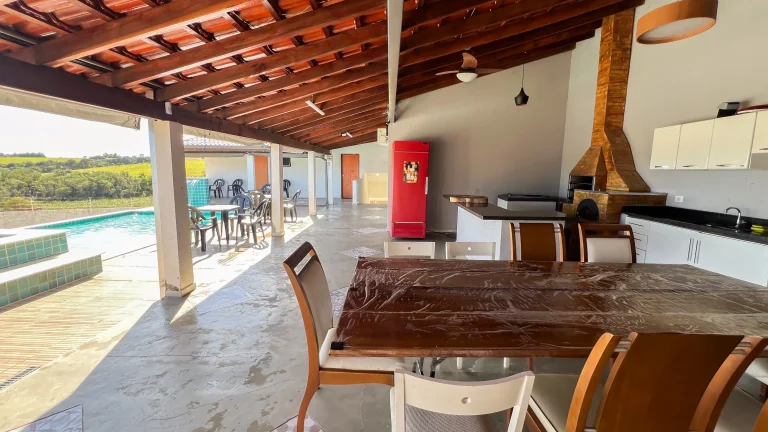 Imagem Oportunidade imperdível: Chácara à venda em Araçoiaba da Serra-SP, no bairro Cercado, com 7 quartos, 4 suítes e 500m² de área!