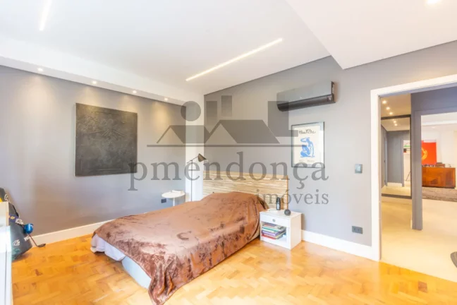 Imagem Apartamento reformado em edifício clássico da Av Angélica, ao lado da Praça Buenos Aires.