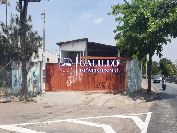 Imagem OPORTUNIDADE DE NEGÓCIO! GALPÃO + CASA COM 4 DORMITÓRIOS -SALA DE ESTAR/JANTAR- ÁREA TOTAL 826M² - ÓTIMA LOCALIZAÇÃO, PRÓX. AO MAXI SHOPPING -JUNDIAÍ