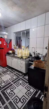 Imagem Casa 125m², agora SÓ 264 MIL, 5 Cômodos na parte de baixo fundos, com toda parte térrea para construir, 6 vagas, à 350 metros do Carretão e Lorencini, no Parque das Américas, Mauá-SP
