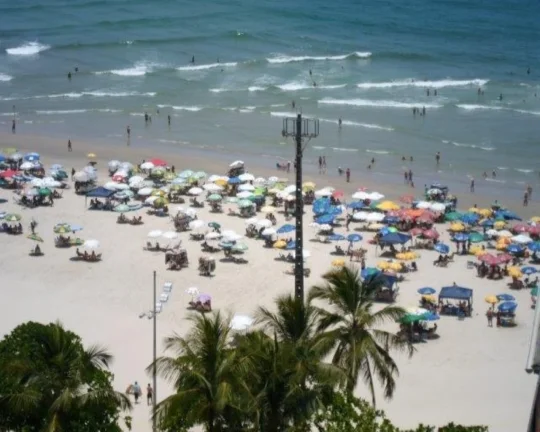 Imagem Apartamento à venda no Guarujá na Praia das Pitangueiras.