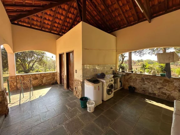 Imagem Chácara com 4 dormitórios à venda, 16100 m² por R$ 850.000,00 - Bairro Guarapó - Tatuí/SP