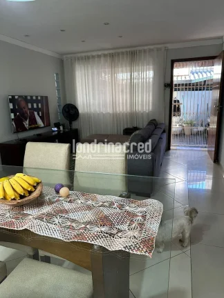 Imagem Casa em Londrina com duas residências independentes, energia solar, área gourmet com churrasqueira e localização excelente — ideal para morar e investir!