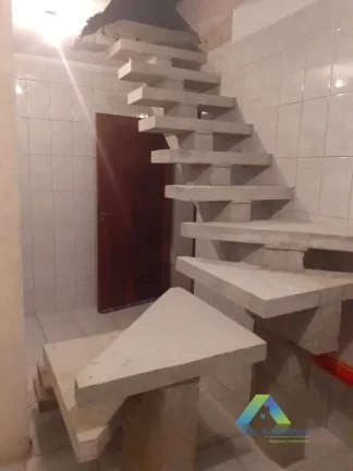 Imagem SANTO ANDRÉ Excelente sobrado 235 metros, 3 dormitórios, Edícula, 2 vagas com excelente localização e valor !!!