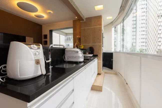 Imagem Higienopolis Apartamento Duplex com 3 suo­tes e 4 vagas, 170m